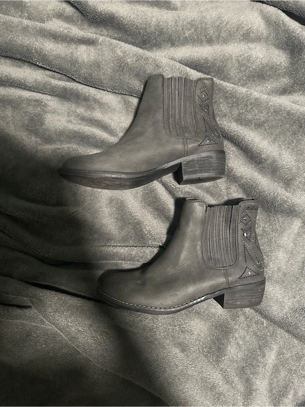 Steve Madden never worn